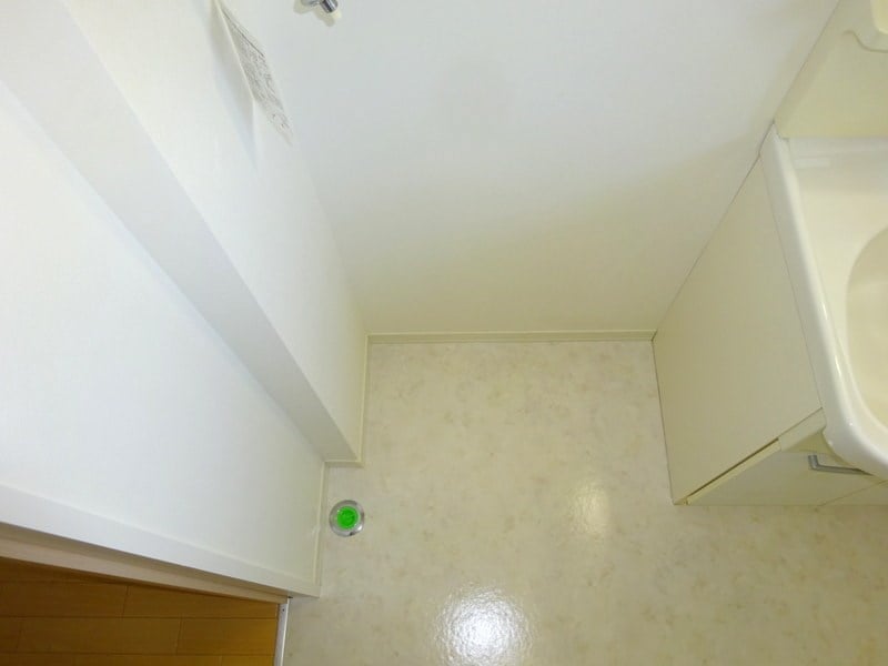 物件内観写真15　(洗濯機置き場)