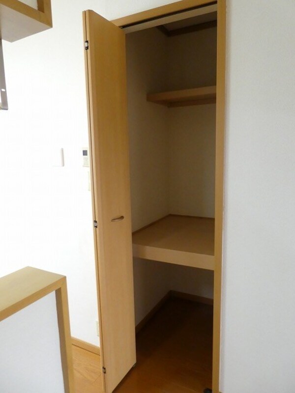 収納(写真は102号室です（参考）)