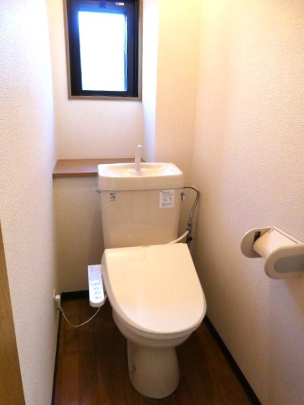 トイレ(写真は102号室（参考）)