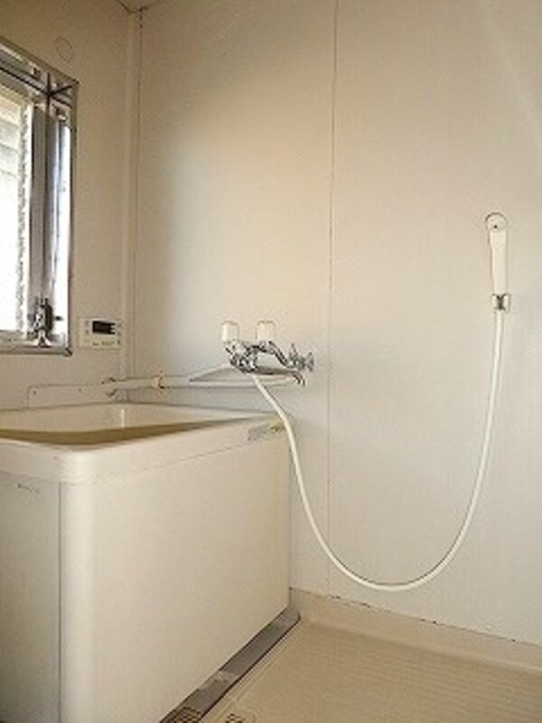 風呂画像(写真は1-E号室です（参考)