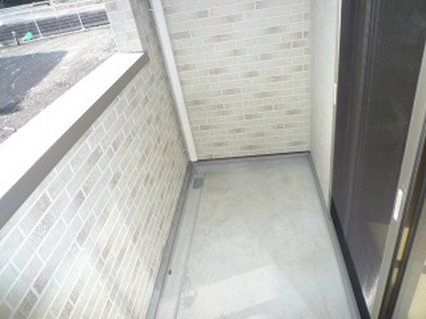 ベランダ(写真は別部屋です。（参考）)
