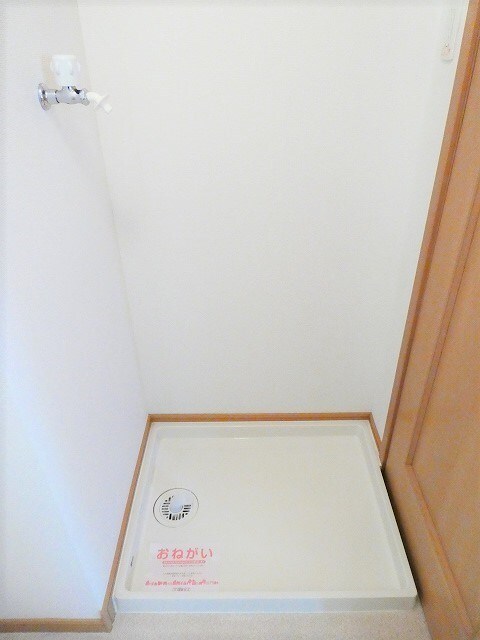 物件内観写真15　(洗濯機置き場)