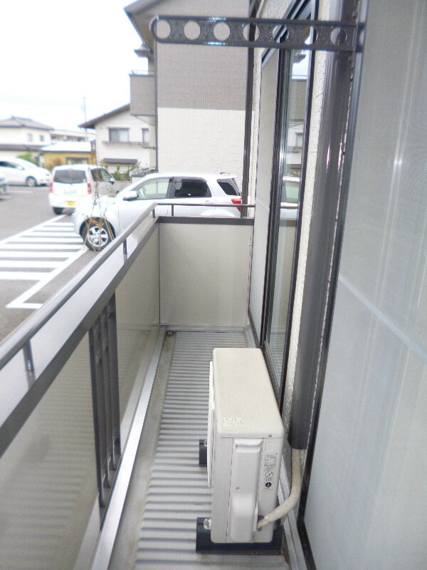 ベランダ(写真は102号室です（参考）)