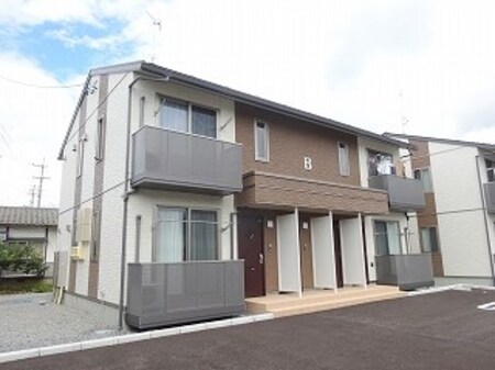 シャーメゾンまちB外観写真