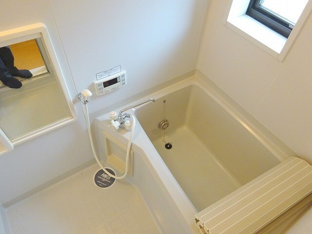 物件内観写真5　(写真は201号室です。（参考）)