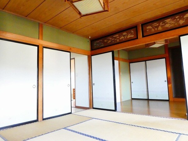 リビング(写真は202号室です（参考）)