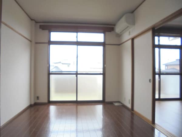 リビング(別のお部屋の写真です)