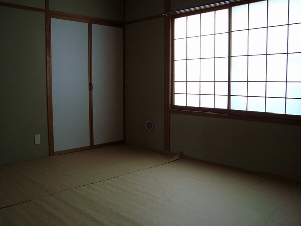 ベッドルーム(他の号室の参考画像です。)