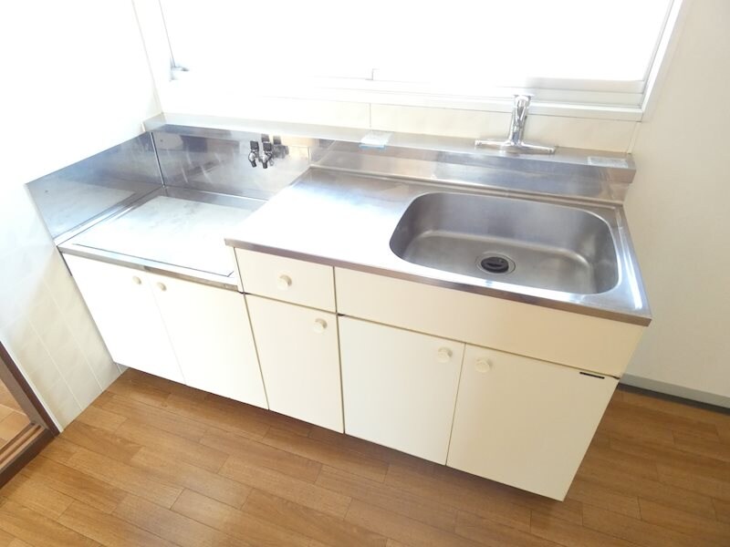 物件内観写真3　(※写真は別号室です。)