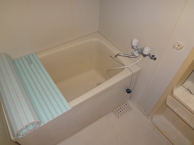 物件内観写真5　(※写真は別号室です。)