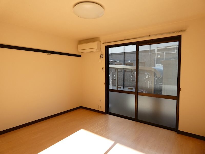 物件内観写真4　(同タイプのお部屋の写真です)