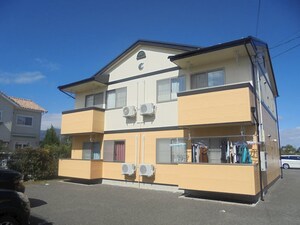 ポムルージュC棟外観写真