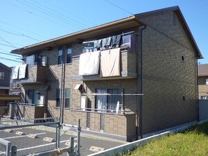 グランシャリオＢ棟外観写真