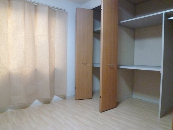 ベッドルーム(同タイプのお部屋の写真です)
