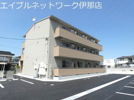 Lupinus境A棟外観写真