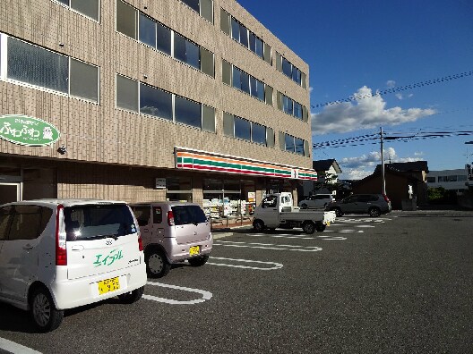 ｾﾌﾞﾝｲﾚﾌﾞﾝ 伊那狐島店