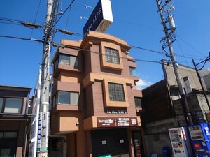 in the LIFE 渚外観写真