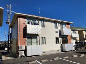 ヴィラシャンテE外観写真
