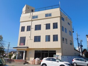 学研ビル外観写真