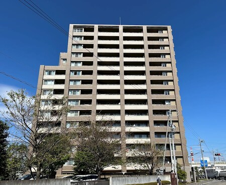 サーパス松南参番館外観写真