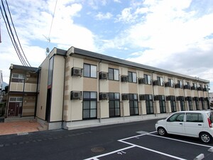 レオパレス新田町外観写真
