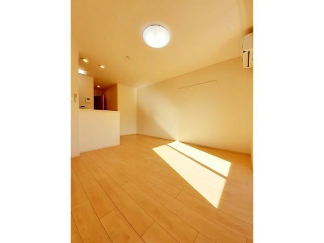 物件内観写真7　(洋室11.9帖・エアコン付き)