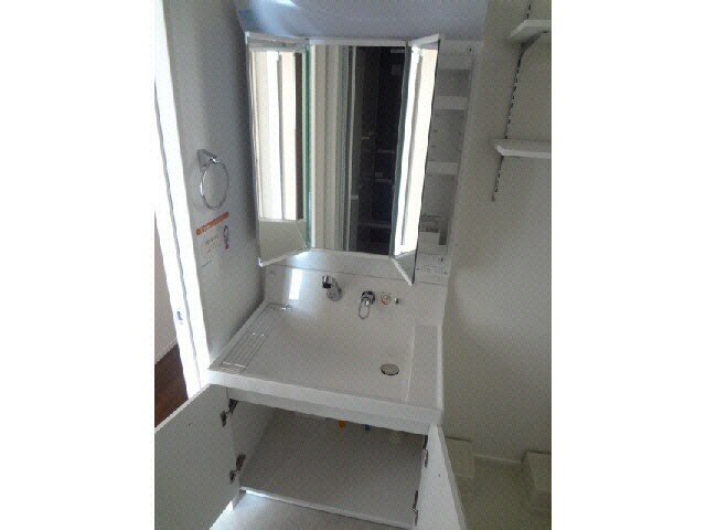 物件内観写真10　(洗面・脱衣所)