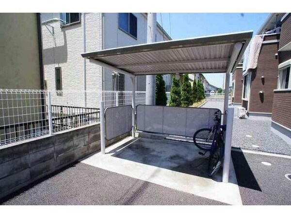 駐輪場(屋根付き駐輪場)
