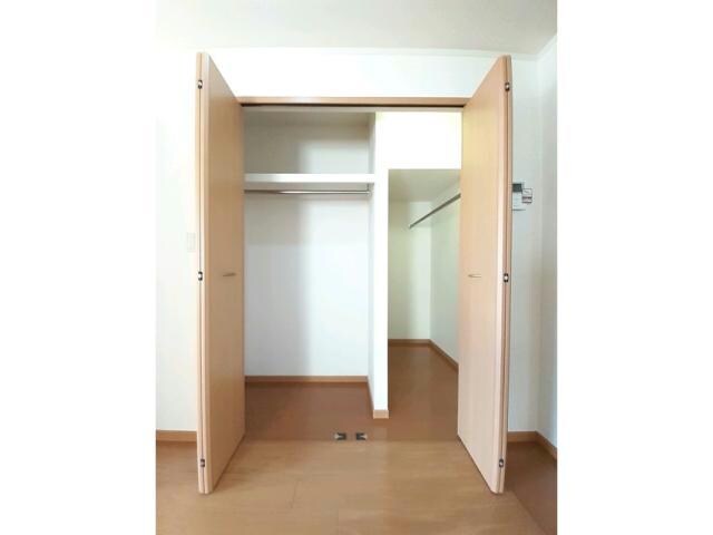 物件内観写真8　(ウォークインクローゼット)