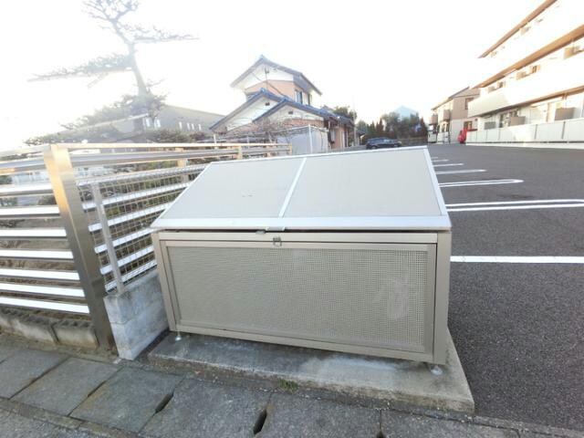 物件外観写真6　(ゴミ置き場)