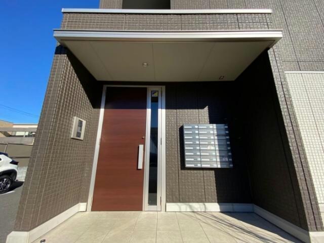 物件外観写真6　(エントランスドア)