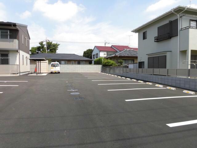 物件外観写真2　(駐車場)