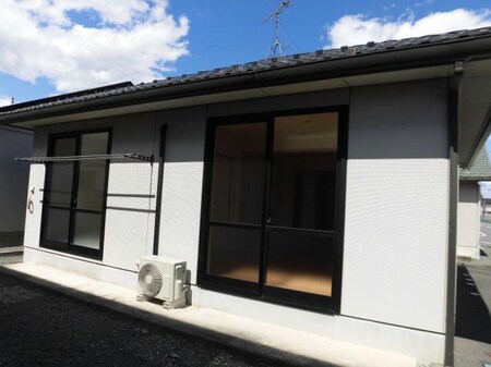 粕川貸住宅外観写真