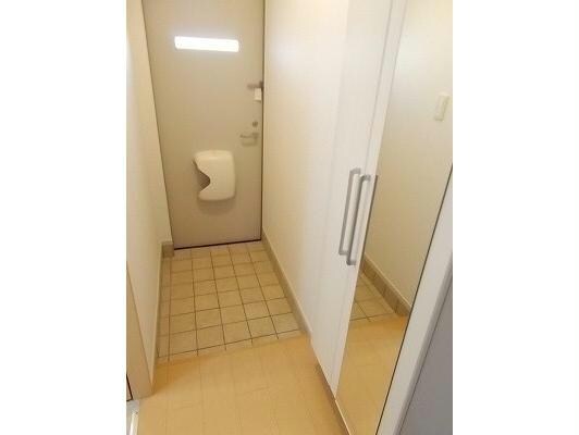 物件内観写真4　(玄関フロア・シューズボックス)