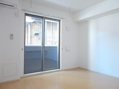 物件内観写真8　(室内物干し付き)