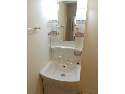 物件内観写真11　(シャワー付き洗面台)