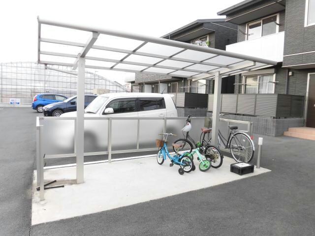 物件外観写真3　(駐輪場)