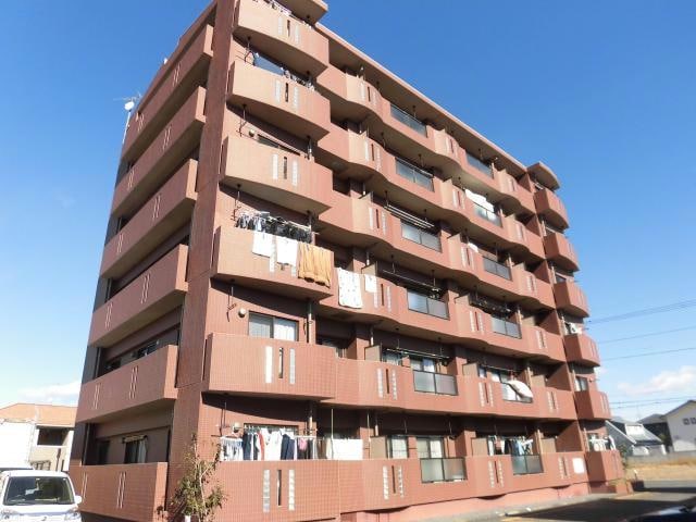 ドーチェスター（今泉町）の物件外観写真