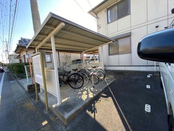 駐輪場(屋根付き駐車場)