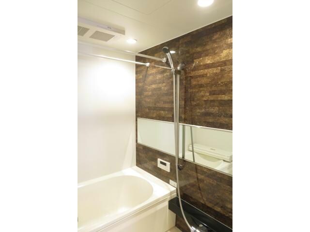 物件内観写真23　(追い焚き給湯)