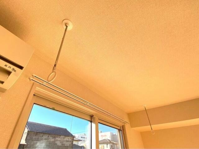 物件内観写真10　(室内物干し)