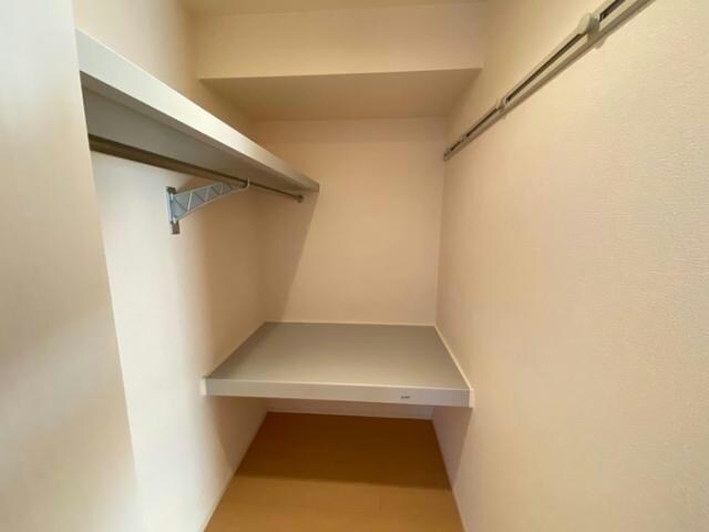 物件内観写真11　(ウォークインクローゼット)
