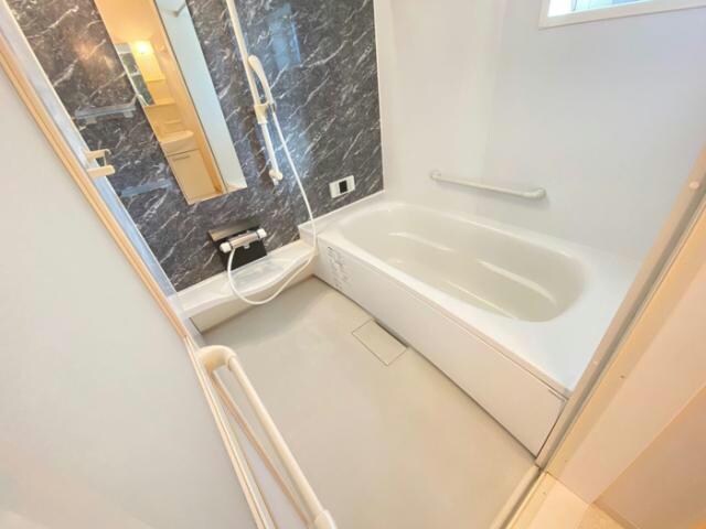 物件内観写真15　(追い焚き機能・浴室乾燥機付き)