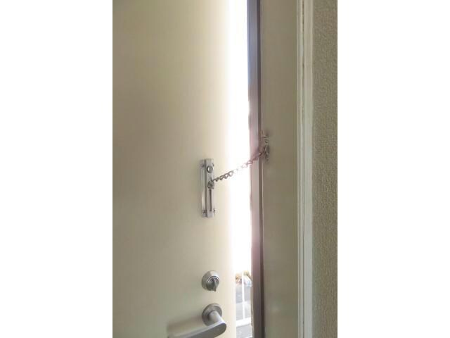 物件内観写真19　(ドアチェーン有り)