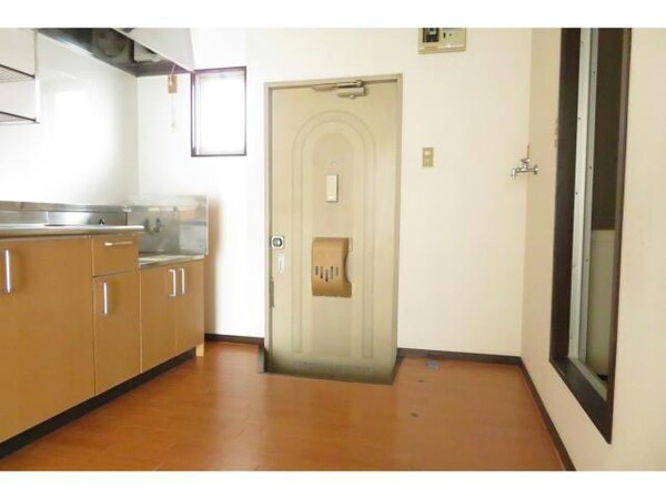 玄関回り(玄関内)