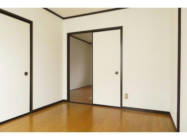 居室(西側洋室)