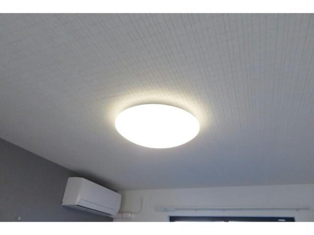物件内観写真19　(洋室照明)