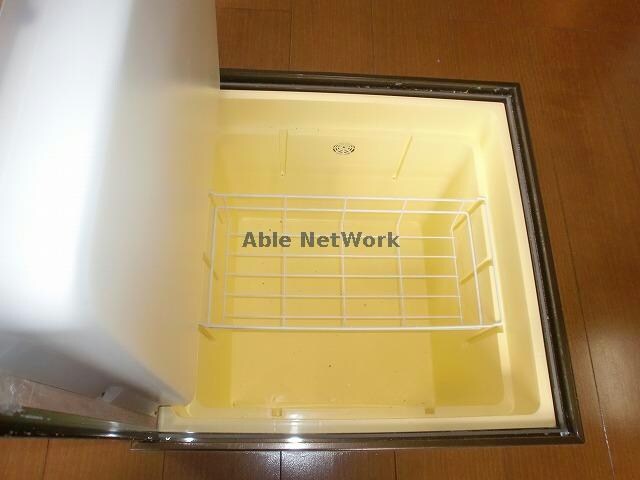 物件内観写真14　(床下収納)