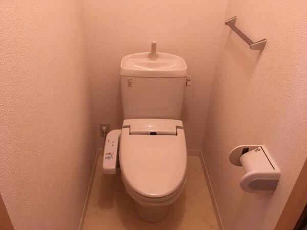 トイレ(B201)