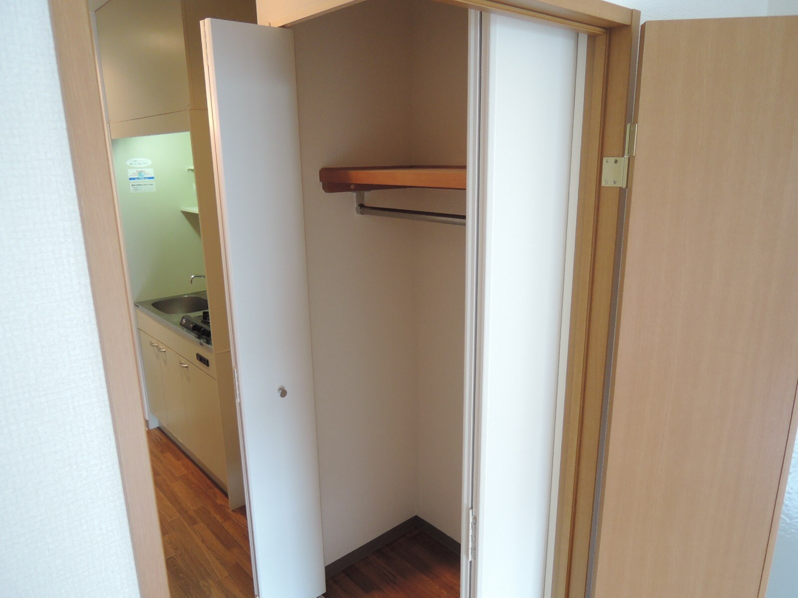 物件内観写真2　(クローゼンット)